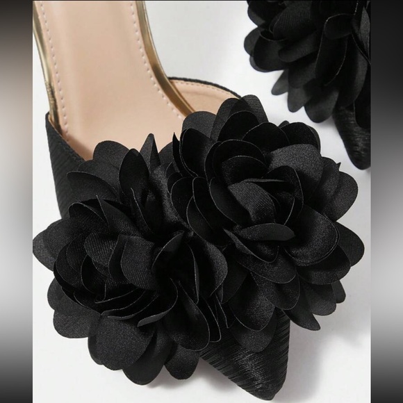 Pointed toe black Flower 3D appliqués slingback heels - gold detail - Picture 2 of 5